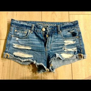 American Eagle Jean Shorts Size 2 - Rarely Worn - Excellent Shape Original Owner